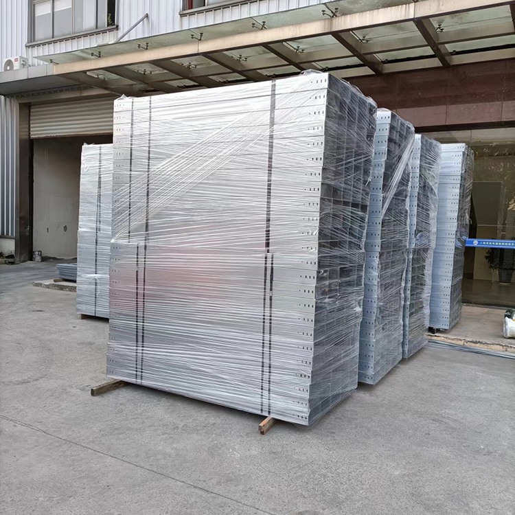鋁合（hé）金槽式橋架