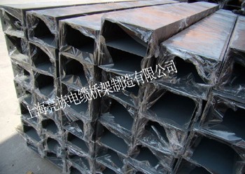 防火槽式電(diàn)纜橋架